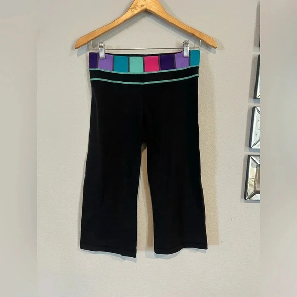Lululemon Groove Crop Yoga Leggings Size 6 Black / Colorblock Waistband Wide Leg - Picture 2 of 4